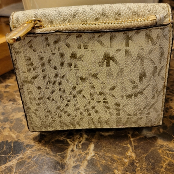 Michael Kors Women's Wallet - Picture 13 of 15